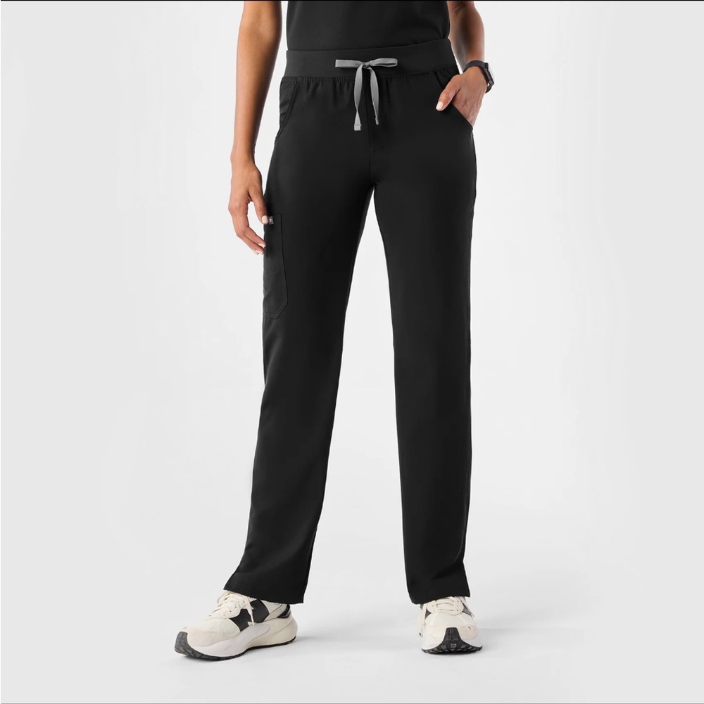 Black fig scrub pant. Size large.